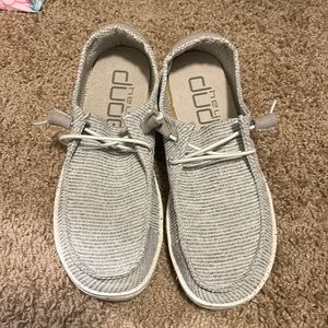 Grey hey dudes